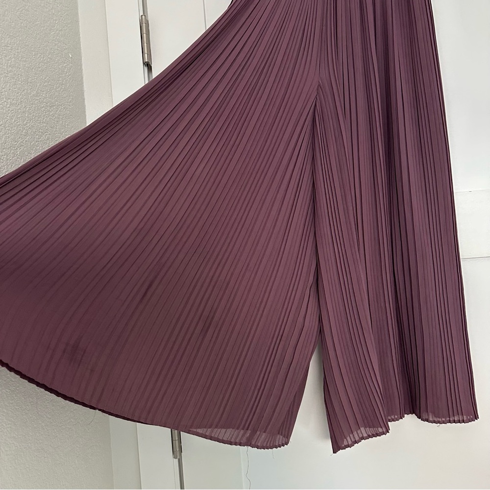 Uniqlo Wide Leg Pleated Pants in Plum - Picture 6 of 6